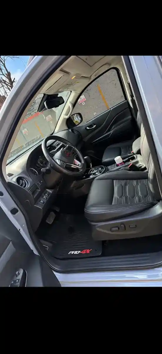 Nissan Frontier 2.3Bt Pro4X 4X4 At L22 2026 - foto 2