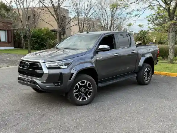 Toyota Hilux Pick-Up 2.8 Cd Srx 204Cv 4X4 At 2025 - foto 1