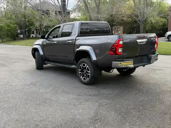 Toyota Hilux Pick-Up 2.8 Cd Srx 204Cv 4X4 At 2025 - foto 5