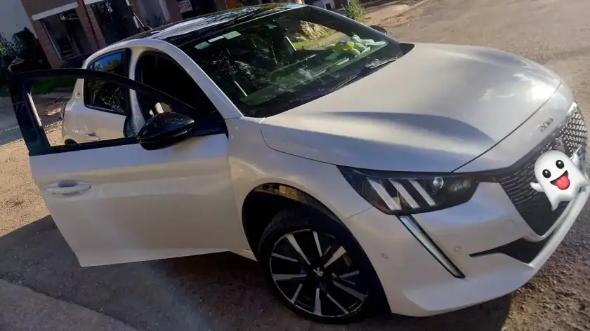 Peugeot 208 1.2 Gt 2022 - foto 1