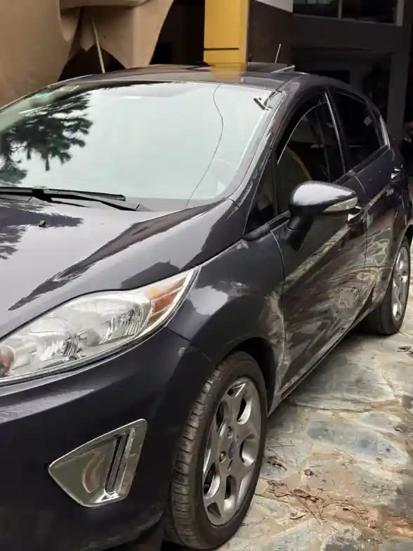 Ford Fiesta Kinetic 1.6 Design 120Cv Titanium 2012 - foto 3
