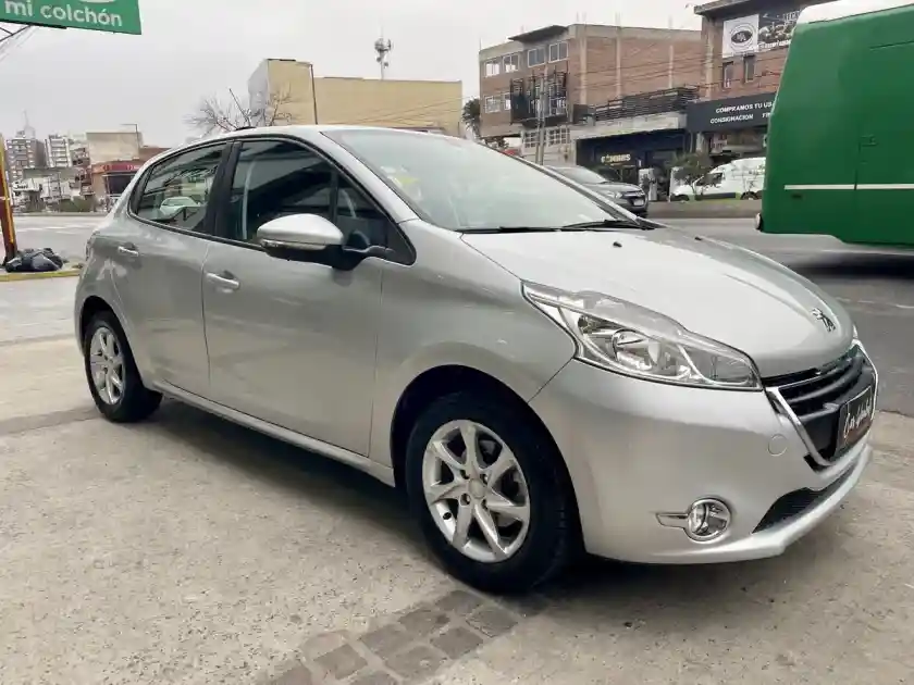 Peugeot 208 1.5 Allure Touchscreen 2014 - foto 2