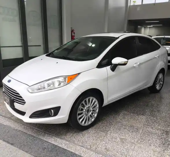 Ford Fiesta Kinetic 1.6 Se Plus Powershift 120Cv 2015 - foto 1