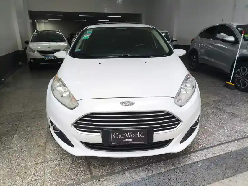 Ford Fiesta Kinetic 1.6 Se Plus Powershift 120Cv 2015 - foto 2