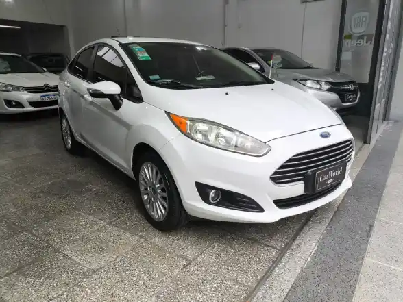 Ford Fiesta Kinetic 1.6 Se Plus Powershift 120Cv 2015 - foto 4