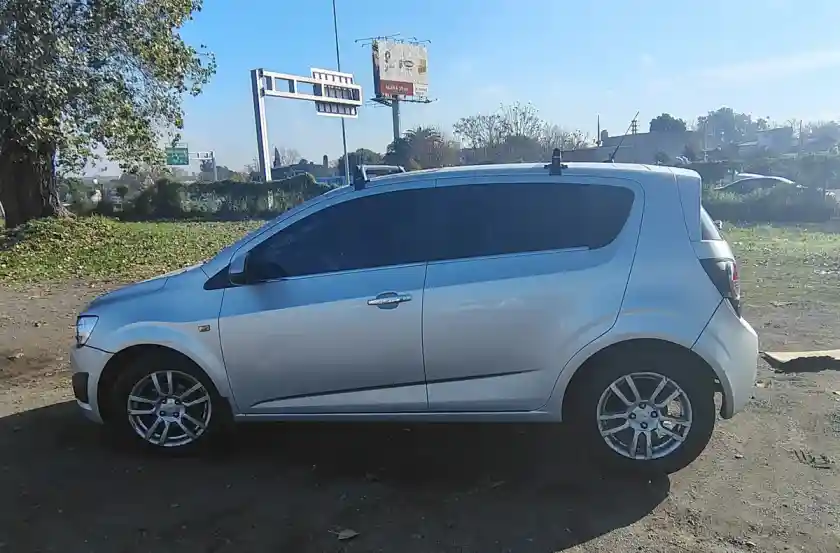 Chevrolet Sonic 1.6 Ltz 5 P Manual 2012 - foto 3