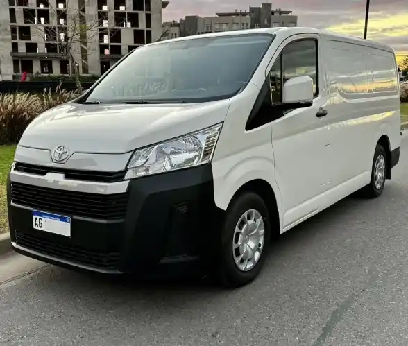 Toyota Hiace 2.8 Tdi Furgón 6At L1H1 3A 4P 2023 - foto 2