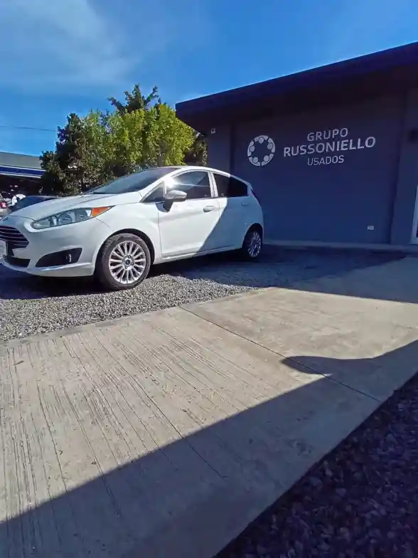 Ford Fiesta Kinetic 1.6 Titanium Powershift 120Cv 2016 - foto 3