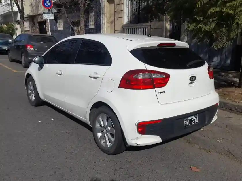 Kia Rio 1.4 Ex 109Cv 6Mt 2016 - foto 5