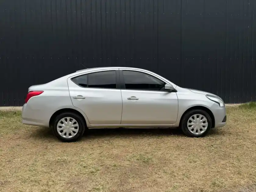 Nissan Versa 1.6 Sense Mt 2016 - foto 4