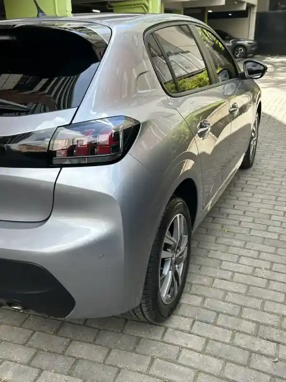 Peugeot 208 1.6L Feline Tiptronic 2023 - foto 5
