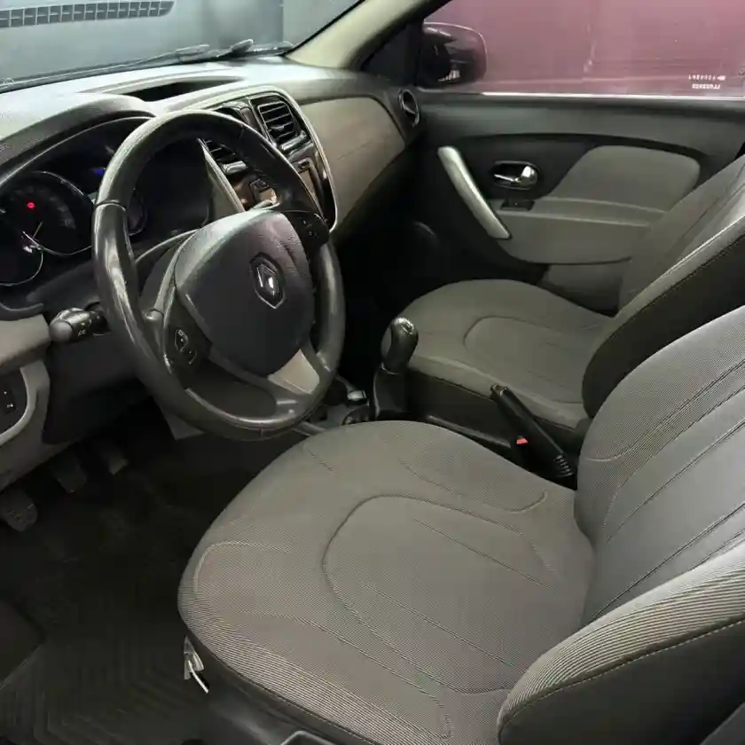 Renault Logan 1.6 Privilege 105Cv 2019 - foto 4
