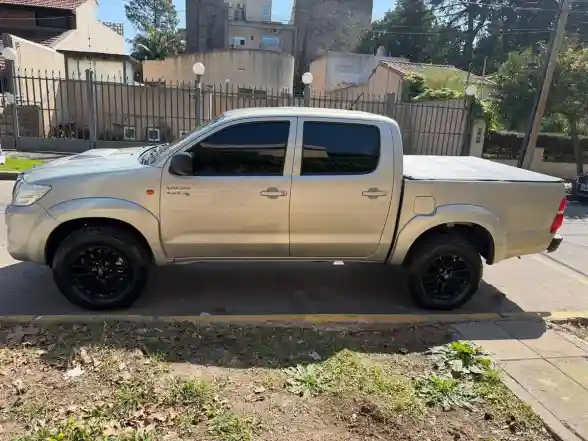 Toyota Hilux Pick-Up 3.0 Cd Sr 171Cv 4X2 - B3 2014 - foto 2