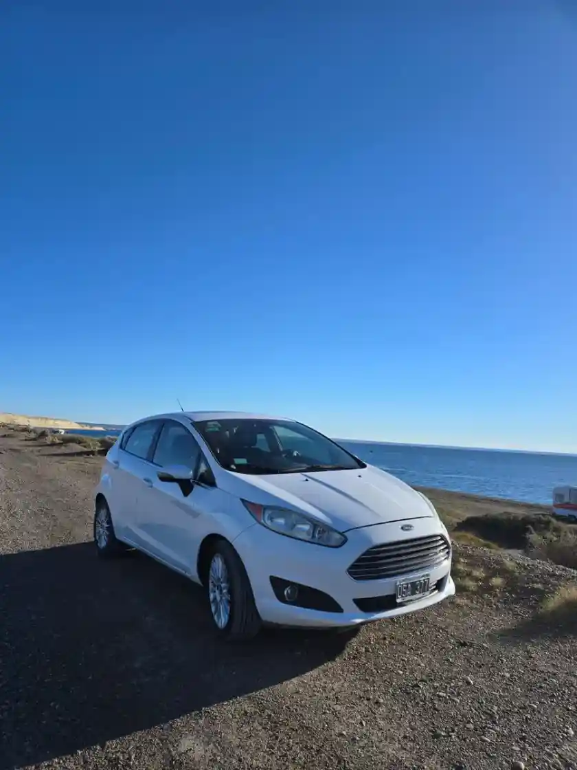Ford Fiesta Kinetic 1.6 Titanium Powershift 120Cv 2015 - foto 3