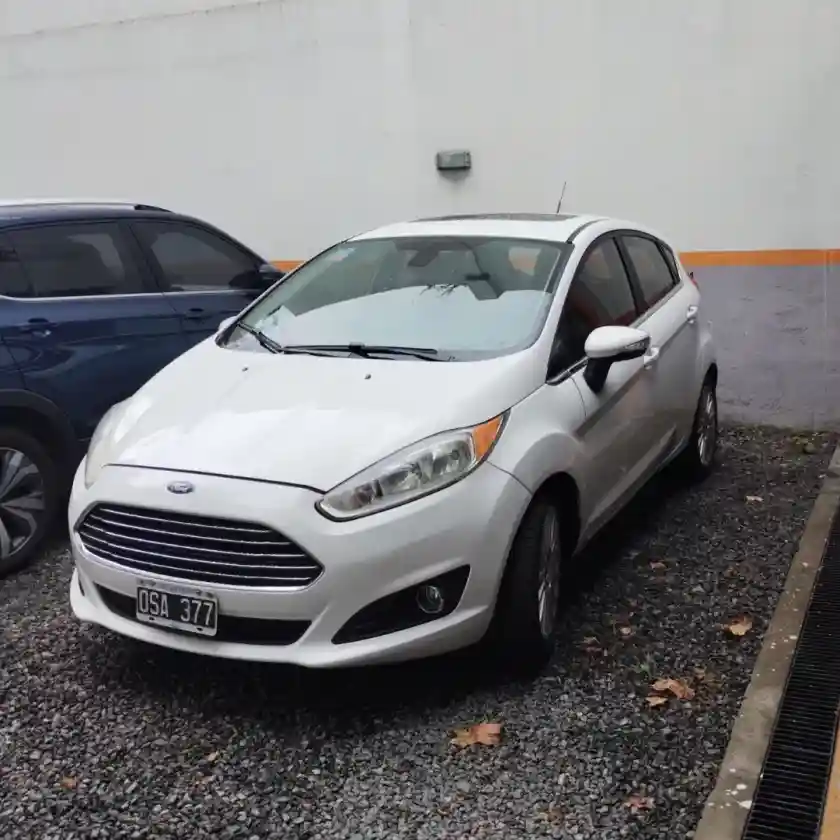 Ford Fiesta Kinetic 1.6 Titanium Powershift 120Cv 2015 - foto 5