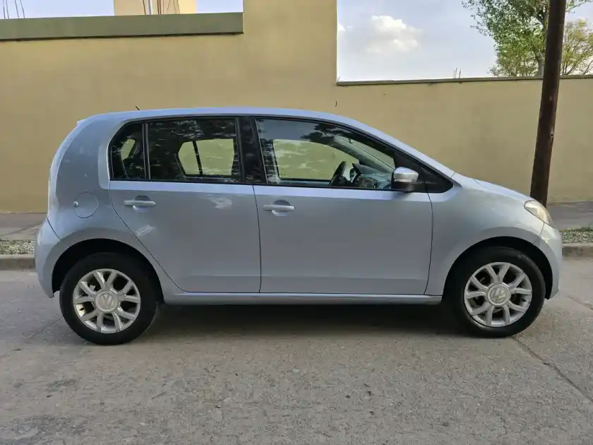 Volkswagen Up! 1.0 High Up! 75Cv 5 P 2014 - foto 2