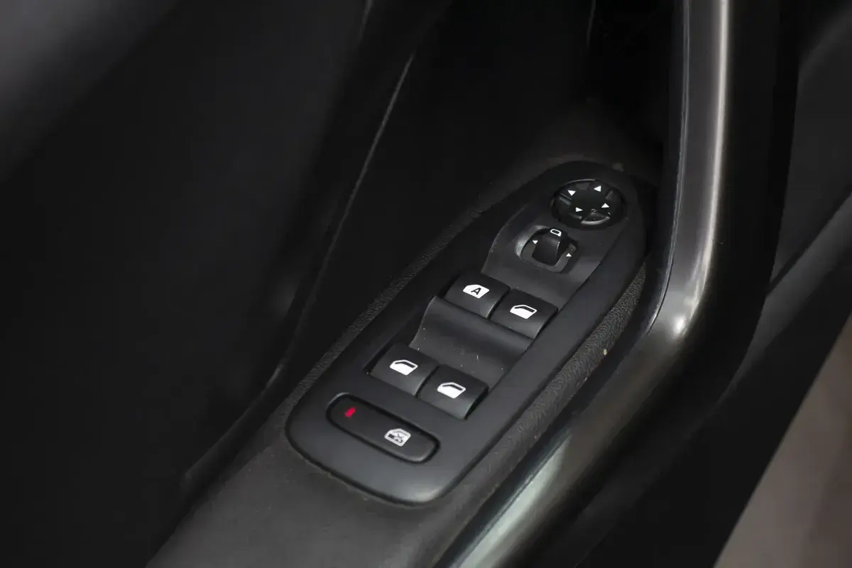 Peugeot 2008 Sport 1.6 2019 - foto 4
