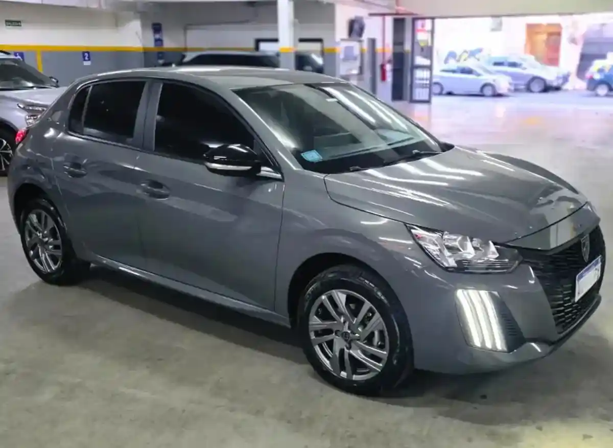 Peugeot 208 1.6 Allure At 2025 - foto 1