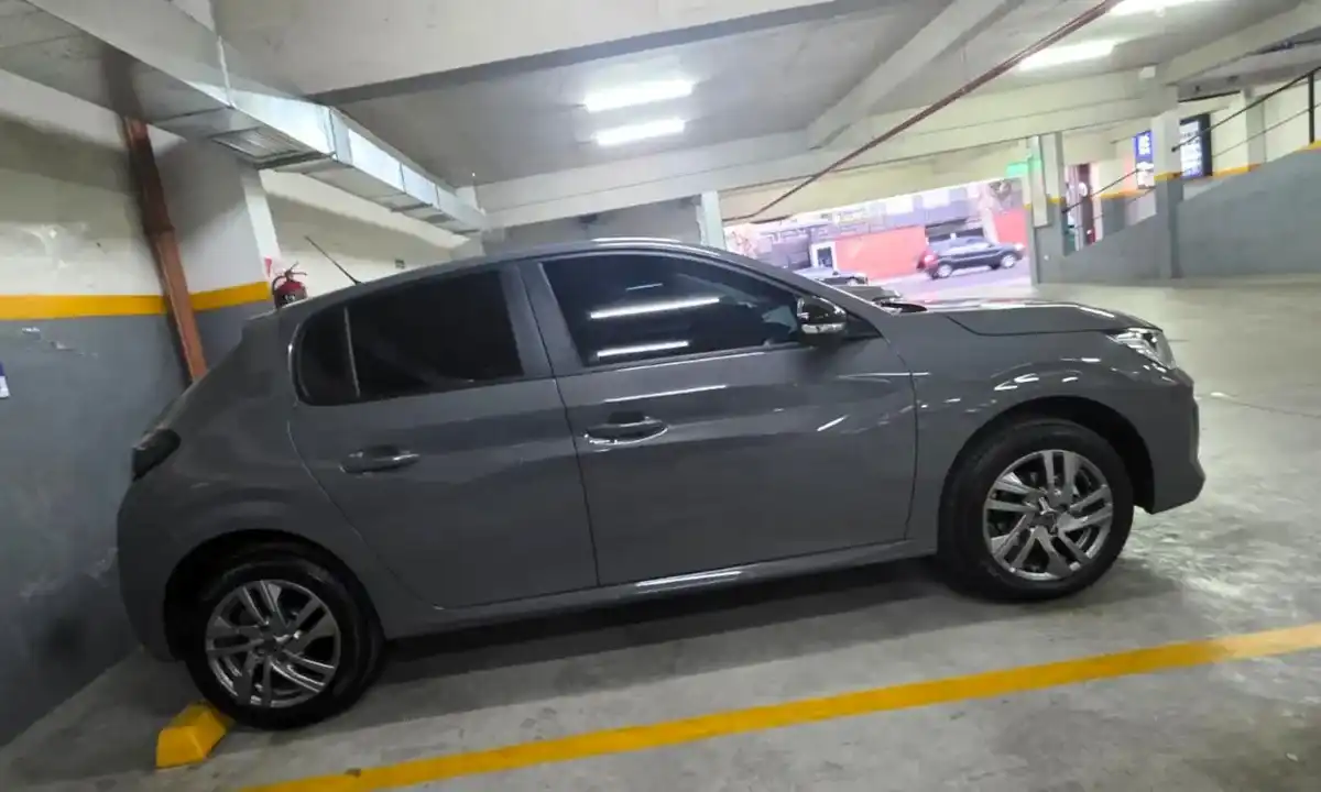 Peugeot 208 1.6 Allure At 2025 - foto 3