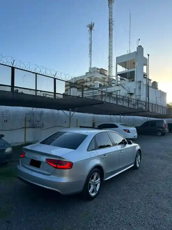 Audi A4 1.8 Tfsi Sport Cuero Multitro. 2013 - foto 4