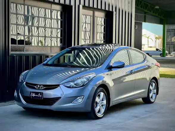 Hyundai Elantra 1.8 Gls 6Mt Seguridad Premium 2013 - foto 1