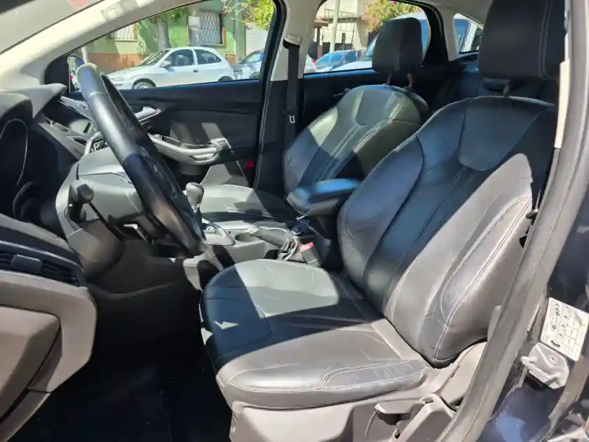 Ford Focus Iii 2.0 Sedan Se Plus Mt 2015 - foto 5