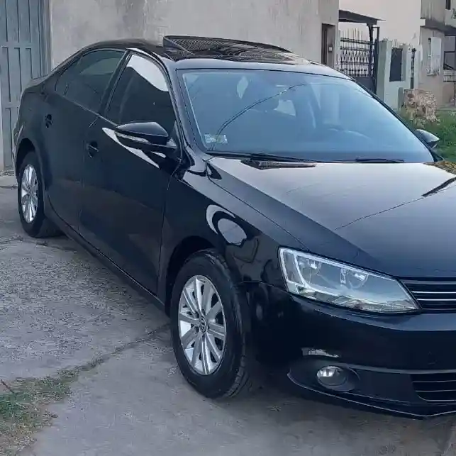 Volkswagen Vento 2.0 Advance I 110Cv 2011 - foto 1