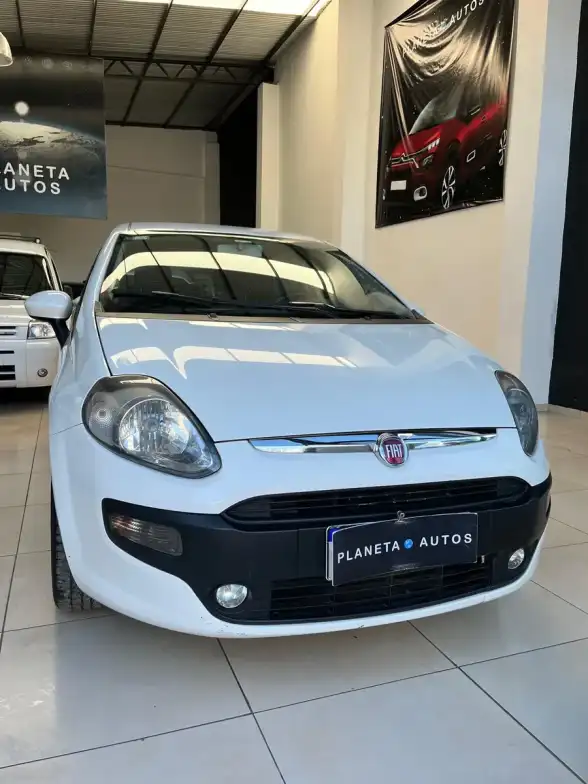 Fiat Punto 1.4 Attractive Pack Top Uconnect 2016 - foto 2