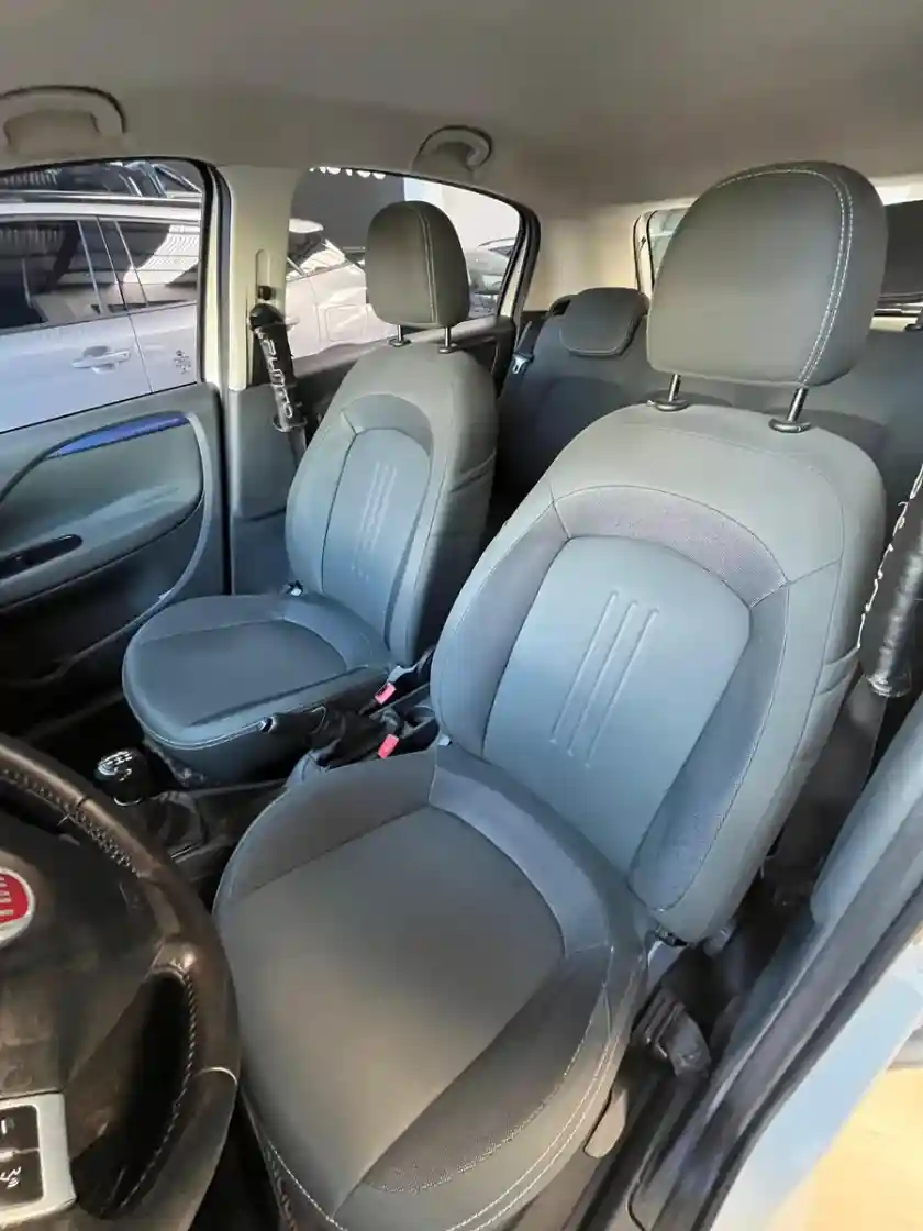 Fiat Punto 1.4 Attractive Pack Top Uconnect 2016 - foto 4