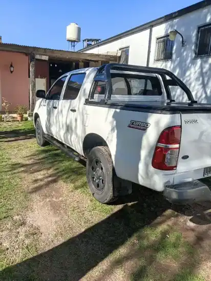 Toyota Hilux Pick-Up 2.5 Cover Cs Dx Pack I 4X2 Ventanas 2012 - foto 3