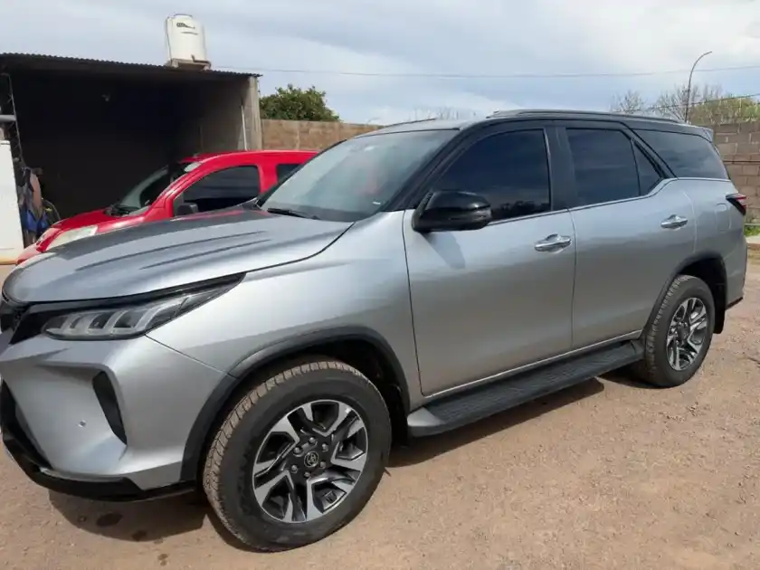 Toyota Hilux Sw4 2.8 Tdi Diamante Ii 4X4 7As 6At 2022 - foto 2