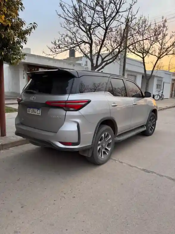Toyota Hilux Sw4 2.8 Tdi Diamante Ii 4X4 7As 6At 2022 - foto 5