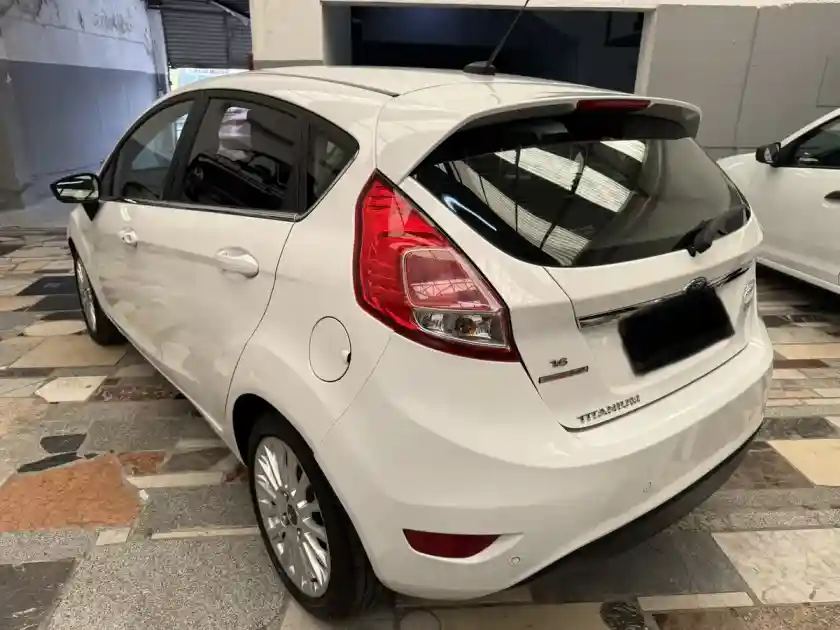 Ford Fiesta Kinetic 1.6 Titanium Powershift 120Cv 2016 - foto 5