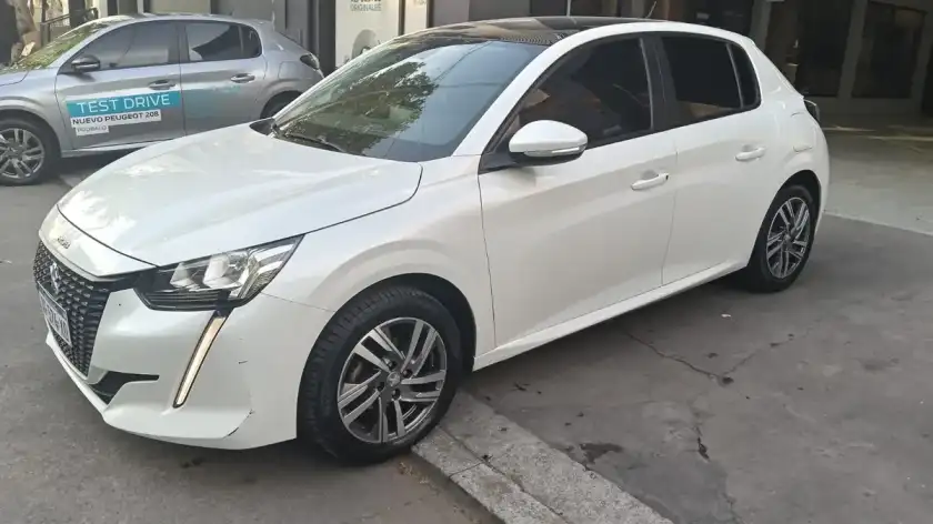 Peugeot 208 1.6 Allure 2022 - foto 1