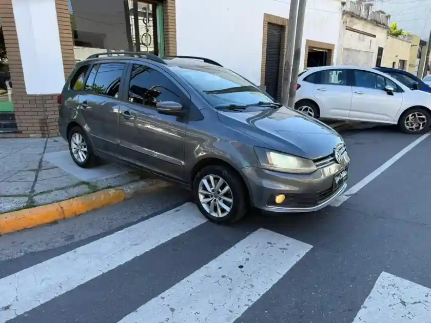 Volkswagen Suran 1.6 Highline Msi 110Cv 2016 - foto 1