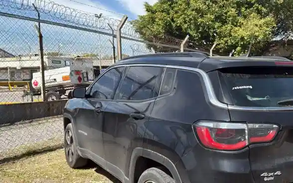 Jeep Compass 2.4 Longitude Plus 4X4 2018 - foto 3