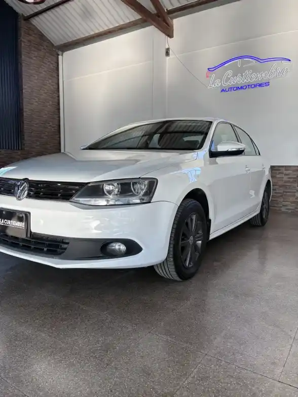 Volkswagen Vento 2.0 Advance I 110Cv 2013 - foto 1