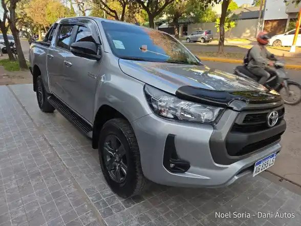 Toyota Hilux Pick-Up 2.8 Cd Sr 204Cv 4X4 At 2024 - foto 2