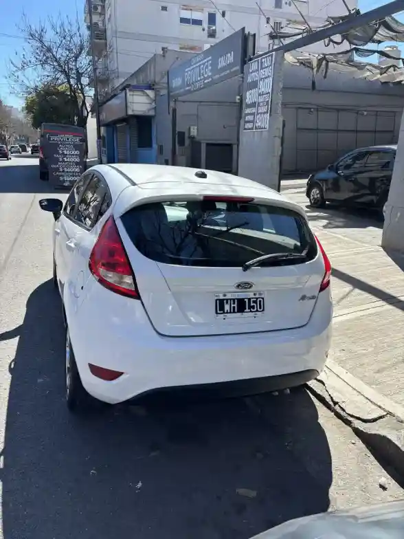 Ford Fiesta Kinetic 1.6 Design 120Cv Titanium 2012 - foto 4