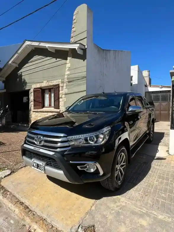 Toyota Hilux Pick-Up 2.8 Cd Srx 177Cv 4X4 At 2016 - foto 1