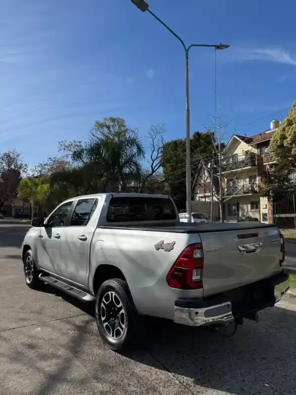 Toyota Hilux Pick-Up 2.8 Cd Srv 204Cv 4X4 At 2022 - foto 4