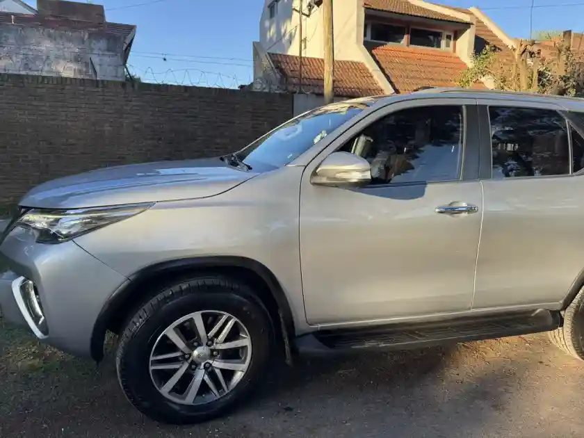 Toyota Hilux Sw4 2.8 Srx 177Cv 4X4 7As At 2016 - foto 4