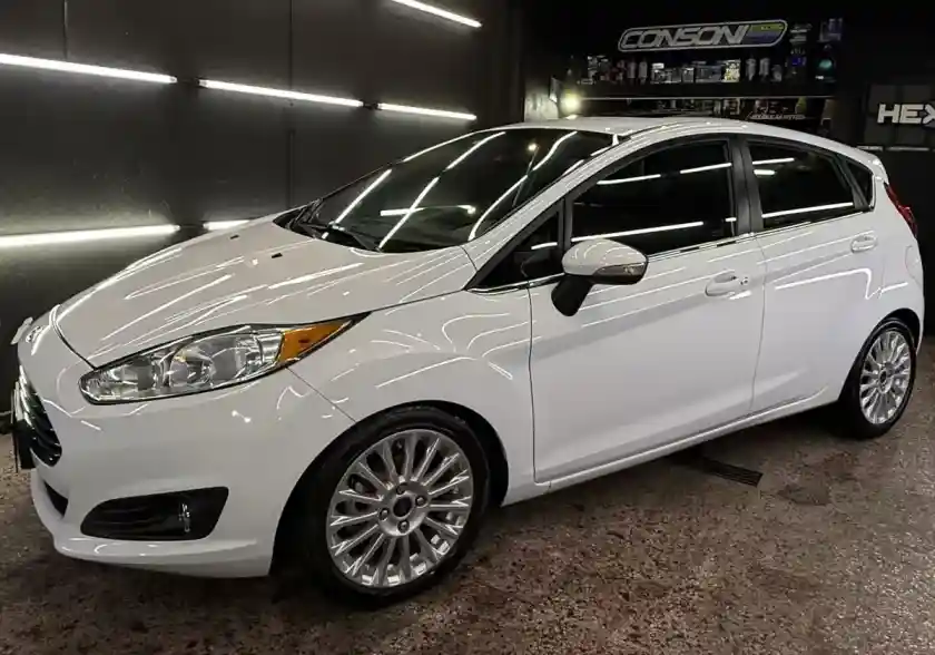 Ford Fiesta Kinetic 1.6 Design 120Cv Titanium 2014 - foto 1
