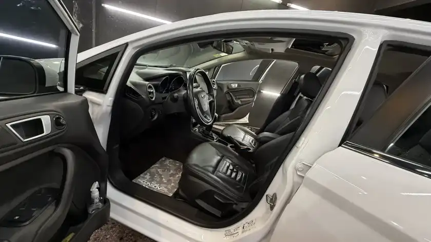 Ford Fiesta Kinetic 1.6 Design 120Cv Titanium 2014 - foto 4