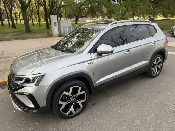 Volkswagen Taos 1.4 250 Tsi Highline Tiptronic 2025 - foto 1