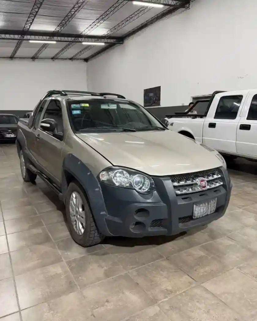 Fiat Strada 1.6 Adventure Cd 115Cv 2012 - foto 2