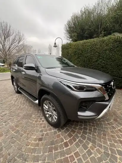 Toyota Hilux Sw4 2.8 Srx 177Cv 4X4 7As At 2023 - foto 1