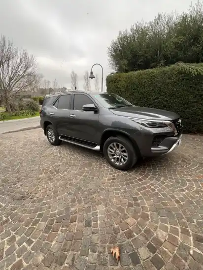 Toyota Hilux Sw4 2.8 Srx 177Cv 4X4 7As At 2023 - foto 3