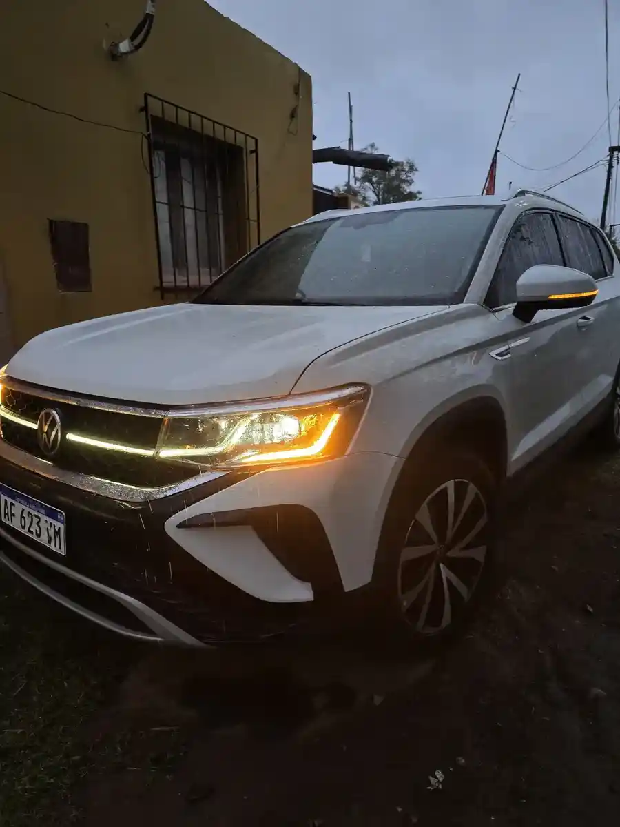 Volkswagen Taos 1.4 250 Tsi Highline 2022 - foto 1