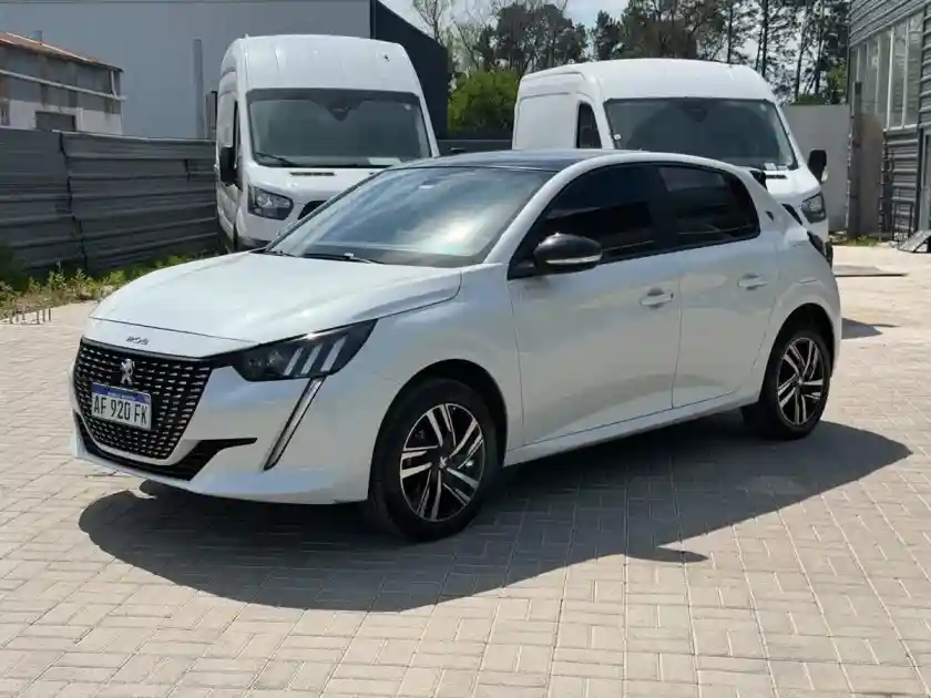 Peugeot 208 2023 - foto 1